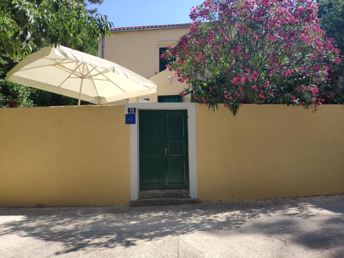 Apartment Zdenka Veli Losinj Exterior photo